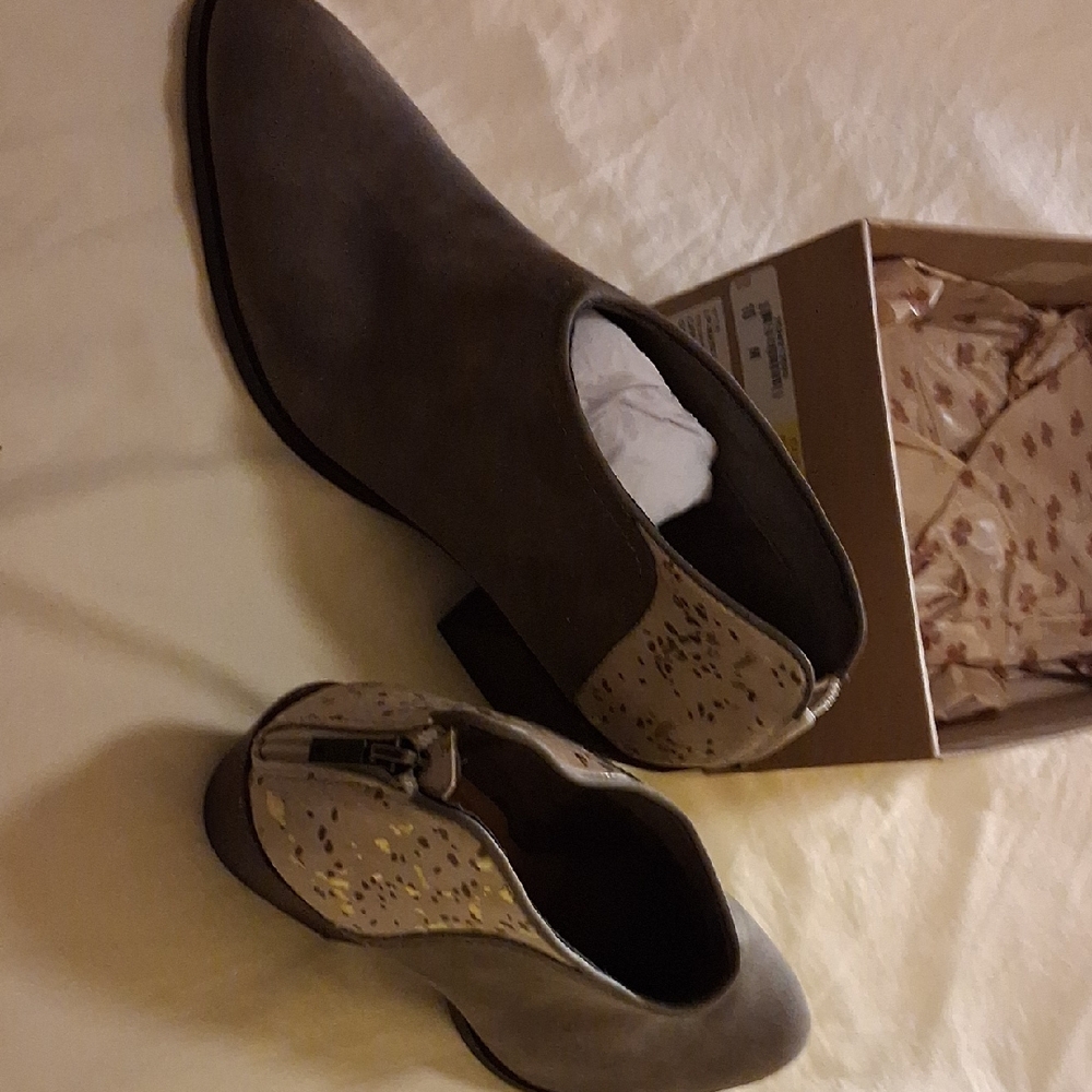 Lucky Brand Gray Ankle Boots